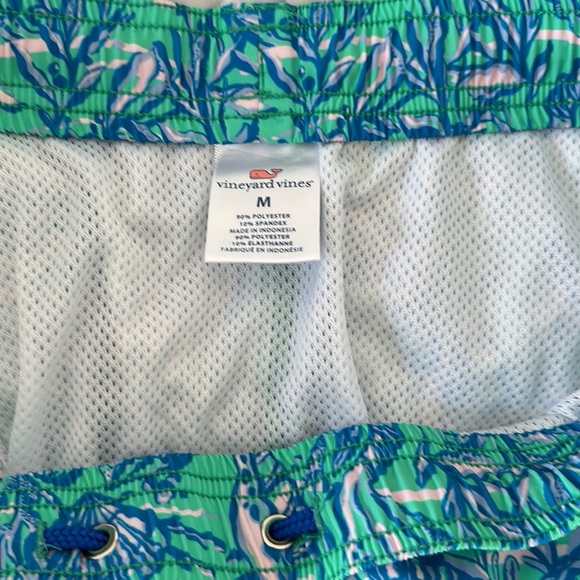 Men’s Vineyard Vines 7 inch Printed Chappy Swim Trunks Size: M - Picture 4 of 4